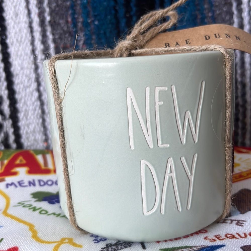 NWT Rae Dunn small planter